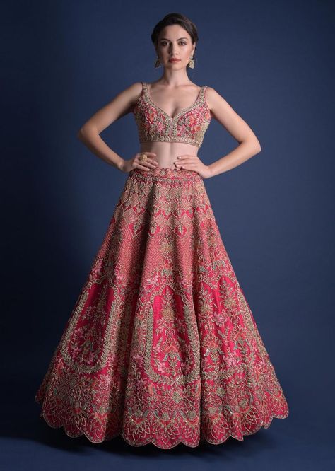 Kalki Fashion Lehenga, Reception Lehenga Bridal, Fashion Lehenga, Moroccan Motifs, Gown Party Wear, Reception Lehenga, Kalki Fashion, Lehenga Designs Simple, Indian Bride Outfits