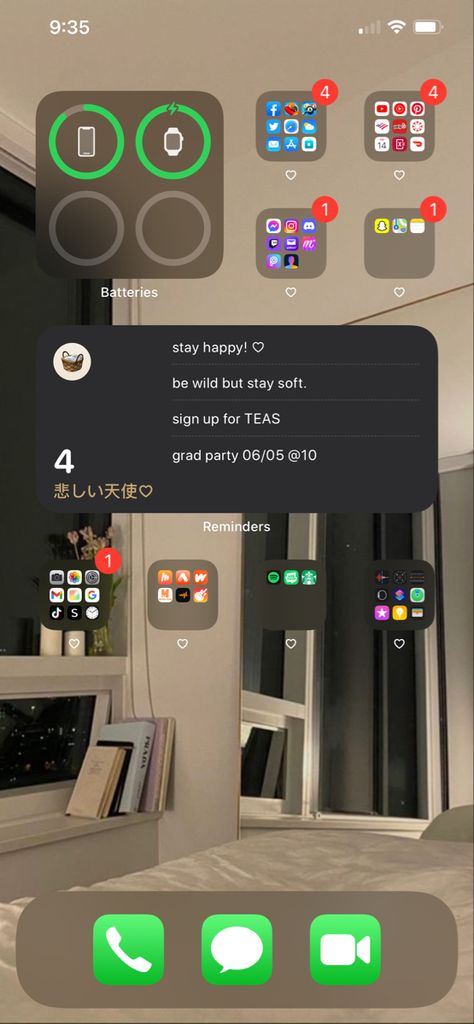 so far, this would have to be my favorite ✨siMPle✨ theme ive done. Simple Themes For Phone, Ios Simple Ideas, Iphone Layouts Simple, Simple Phone Themes, Phone Themes Simple, Homescreen Layout Ideas Simple, Homepage Design Layout Iphone, Iphone Organization Screens Ideas Simple, Phone Theme Ideas Simple