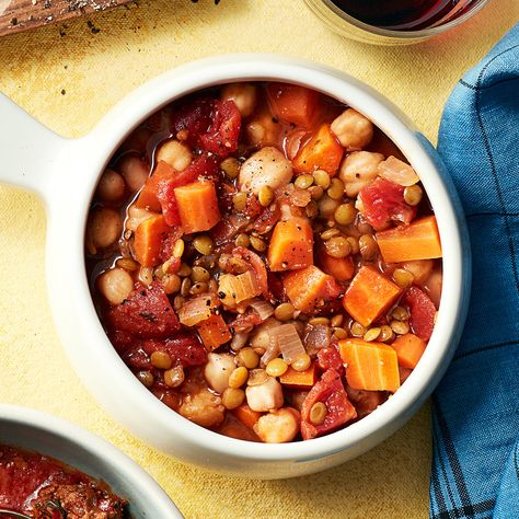 vegetarian chickpea and lentil chili Chickpea Lentil, Rachel Ray Recipes, Spa Food, Lentil Chili, Dump Meals, Cooked Carrots, Carrot Recipes, Frozen Veggies, Delish Recipes