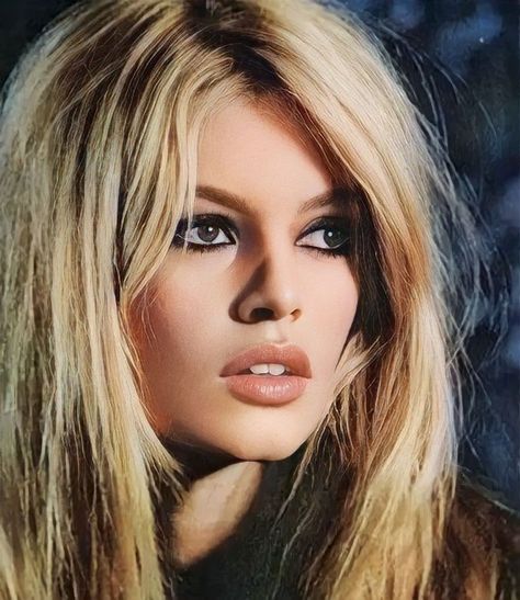 Bridgette Bardot Style, Farrah Fawcett 70s, Bardot Makeup, Brigitte Bardot 60s, Brigitte Bardot Hair, Bardot Hair, Bridgette Bardot, Bridget Bardot, Bardot Style