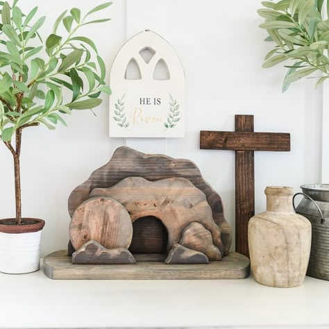 Ressurection Sunday Decor, Diy Religious Easter Decor, Lent Home Decor, Lds Easter Decor, Christian Easter Centerpiece Ideas, Easter Jesus Decorations, Home Easter Decor, Diy Christian Decor Ideas, Resurrection Day Decorations