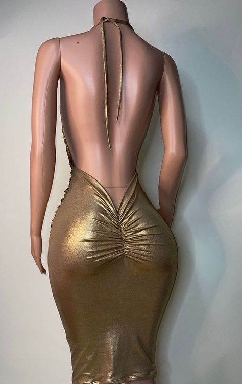 #fashion Gold Birthday Outfit, Golden Outfit, Baddie Dresses, Bodycon Outfits, Golden Dress, Gold Outfit, Dress Open Back, Cute Lazy Outfits, Prom Outfits