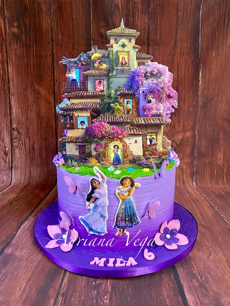 Made with the movie Encanto theme! 
instagram Adrianavegacakestudio Bolo Drip Cake, Princess Party Cake, Encanto Cake, Girls First Birthday Cake, Violet Cakes, 6th Birthday Cakes, Special Birthday Cakes, Butterfly Birthday Party, Cartoon Cake