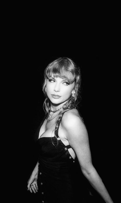 taylor swift vma Taylor Swift Vma, Taylor Swift Discography, Taylor Wallpaper, Taylor Swift Fotos, Estilo Taylor Swift, Taylor Swift Cute, Taylor Swift 1989, Aesthetic Black, Taylor Swift Wallpaper