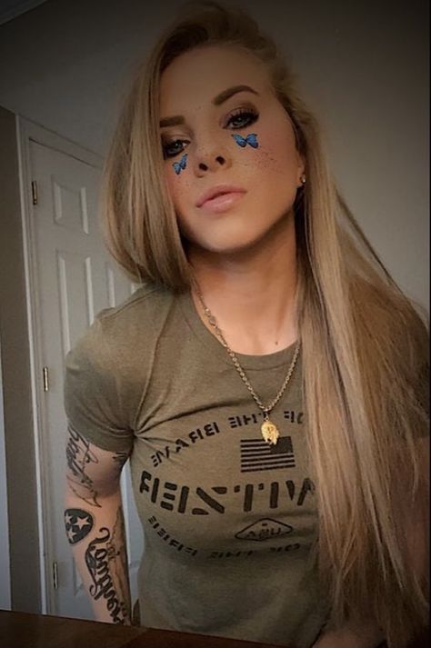 Katie Noel, Country Rap, Motorcycle Girl, Fashion Life, Female Art, Rap, T Shirts For Women, Lifestyle, Tattoos