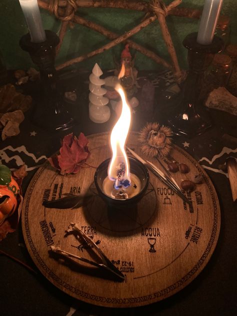 Vampire Spells, Witch Hut, Witch Core, Occult Science, Powerful Love Spells, Witch Craft, Animals Friendship, Spells Witchcraft, Witch Aesthetic