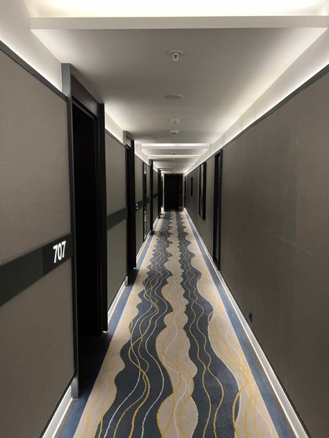 Hotel Room Door Aesthetic, Hotel Worker Aesthetic, Luxury Hotel Decor, Hotelier Aesthetic, Hotel Hallway Aesthetic, Hotel Story Ideas, Hotel Check In, Aesthetic Hotel Room Pictures, Hotel Rooms Aesthetic