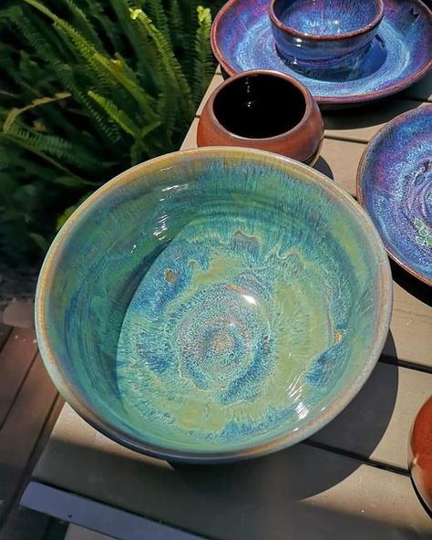 Seaweed And Oatmeal Glaze, Clay Bowl Glaze Ideas, Under Glaze Ceramics, Ceramics Pottery Art Aesthetic, Cool Glaze Ideas, Glazed Ceramic Bowls, Ceramic Bowl Glazing Ideas, Glaze Inspo Pottery, Glaze Ideas For Pottery