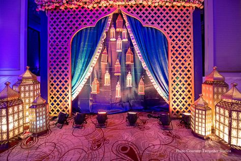 Arabian Theme Decor, Arabian Nights Backdrop, Sufi Theme Decor, Arabian Nights Wedding Theme, Arabian Nights Prom, Morrocan Theme, Dekorasi Maroko, Ambience Decor, Arabian Party