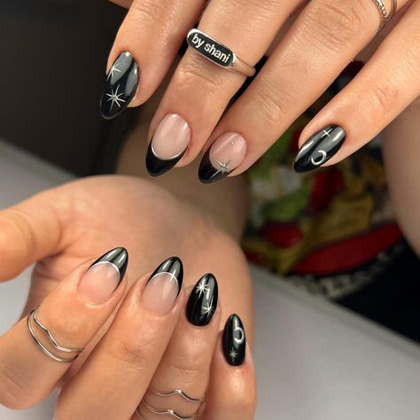 a witchy vibe 🔮🌙💫 gelx nails but make them look natural~ • • • #gelnails #gelx #nails #nailart #witch #witchnails #blacknails #chrome #chromenails #stars #naildesign Witchy Short Nails, Black Witchy Nails, Black Nails Aesthetic, Hairstyles Festival, Black Chrome Nails, Uñas Aesthetic, Nail Piercing, Witch Nails, Witchy Nails