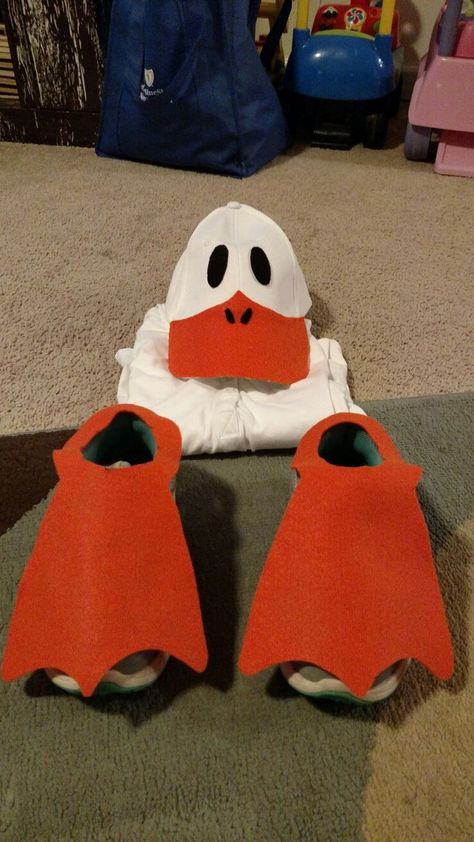 Duck Feet Costume Diy, Diy Duck Feet Costume, White Duck Costume, Duck Mask Diy, Silly Goose Costume, Daffy Duck Costume Diy, Homemade Duck Costume, Duck Duck Goose Costume, Diy Goose Costume