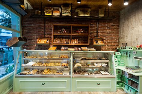 Constantinos Bikas interior designer - Kogia bakery on Behance Bakery Window Display, Bakery Shop Interior, Bakery Display Case, Bakery Shop Design, Vintage Bakery, Bakery Store, Bakery Interior, Bakery Design Interior, Bakery Decor