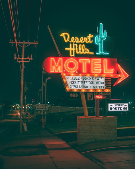 Desert Hills Motel vintage neon sign at night on Route 66 in Tulsa, Oklahoma Motel Neon Sign, Motel At Night, Neon Motel Sign, Vintage Motel Signs, Route 66 Aesthetic, Desert Motel, Route 66 Theme, Diner Branding, Mermaid Motel