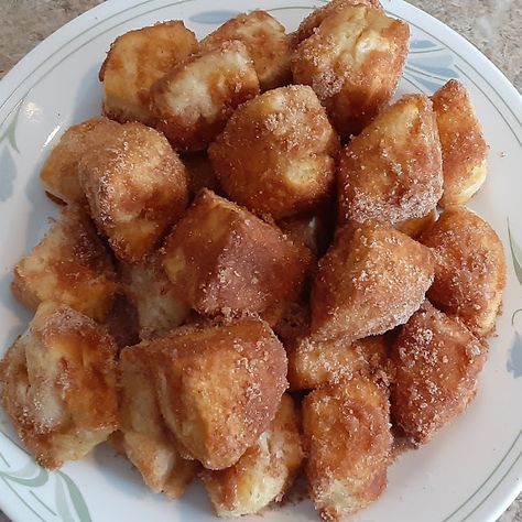 Air Fryer Sugar Cinnamon Biscuit Bites Cinnamon Sugar Biscuit Bites Air Fryer, Biscuit Beignets Air Fryer, Air Fryer Pancake Bites, Air Fryer Cinnamon Rolls Pillsbury Bites, Cinnamon Bites Air Fryer, Pilsbury Biscuit Air Fryer, Air Fryer Canned Biscuit Recipes, Can Biscuits In Air Fryer, Biscuit Air Fryer Recipes