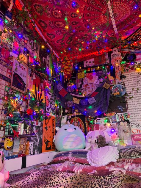 Weird Core Room, Weirdcore Bedroom, Room Aesthetic Indie, Dollar Tree Solar Light Ideas, Loft Bed Hippie, Blacklight Bedroom, Neon Indie Room, Rave Room, Trippy Rooms Bedrooms