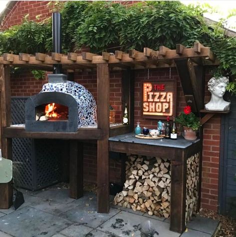 Fire Pit With Pizza Oven, Outside House Decor, Brick Pizza Oven Outdoor, Backyard Pizza Oven, Rustic Outdoor Kitchen, Brick Oven Outdoor, Outdoor Bbq Area, Patio Plans, Diy Garden Bed