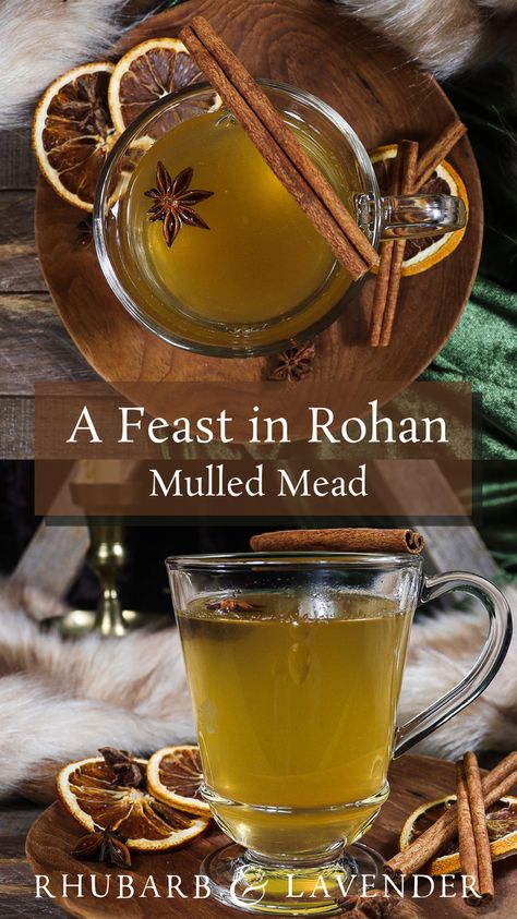 Warm honeyed mead that's been spiced and flavoured with apricot brandy and citrus is the perfect comforting drink to savour in the feasting halls of Rohan! This recipe for mulled mead is inspired by the Kingdom of Rohan from JRR Tolkien's The Lord of the Rings. The perfect spiced hot drink for the fall or winter or for a Lord of the Rings themed party! Lotr Themed Drinks, Lord Of The Rings Appetizers, Lord Of The Rings Themed Cocktails, Lord Of The Rings Cocktail, Lord Of The Rings Inspired Food, Lotr Drinks, Yule Drinks, Mulled Mead, Lord Of The Rings Recipes