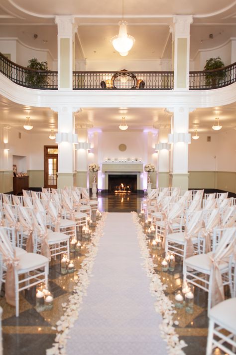 Wedding Ceremony Decorations Indoor, Wedding Ceremony Chairs, Roses Photography, Wedding Ceremony Seating, Decorations Flowers, White Wedding Decorations, Wedding Isles, Aisle Runner Wedding, Wedding Ceremony Ideas