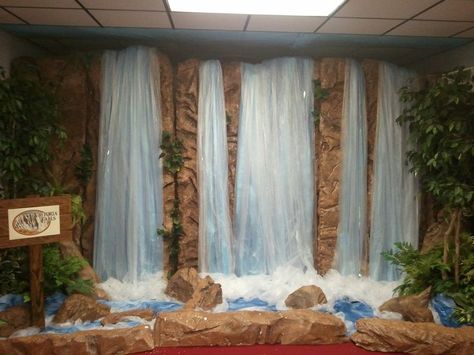 VBS Decorating: We used brown mailing paper for the rock cliffs, and cellophane for the water falls. Description from pinterest.com. I searched for this on bing.com/images Fake Waterfall, Diy Table Cloth, Table Cloth Ideas, Cave Quest Vbs, Cave Quest, Weird Animals Vbs, Cloth Ideas, Blue Tablecloth, Prop Making