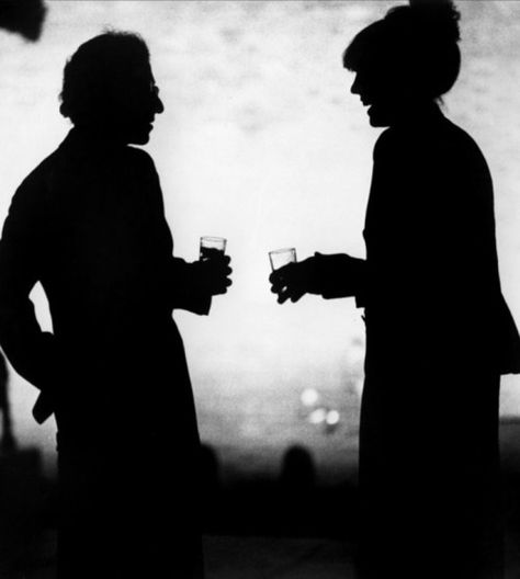 Woody Allen and Diane Keaton Manhattan 1979, Manhattan Film, Manhattan Woody Allen, School Movies, Old School Movies, Eric Idle, Annie Hall, Marcello Mastroianni, Art Foundation