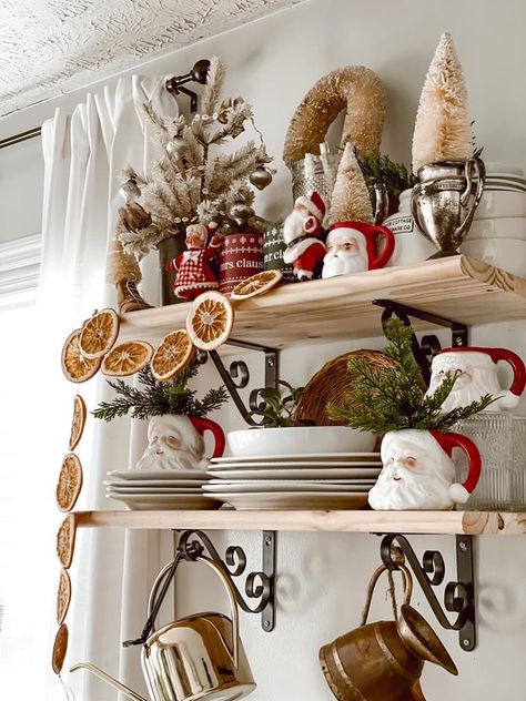 Christmas Open Shelves Kitchen, Kitchen Open Shelf Christmas Decor, Christmas Kitchen Shelves, Santa Display, Christmas Shelves, Christmas Kitchen Decor Ideas, Trendy Christmas Decor, Christmas Decor 2023, Vintage Christmas Art