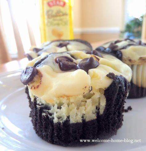 Welcome Home Blog: Black Bottom Cupcakes Miniature Cupcakes, Black Bottom Cupcakes, Chocolate Chip Cupcakes, Yummy Deserts, Fancy Cupcakes, Recipes Thanksgiving, Fun Cakes, Cheesecake Cupcakes, Baked Goodies