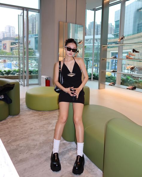 day 2: welcome to world’s biggest Charles & Keith flagship store in Chengdu China🐼🖤 it has 2 floors and a great selection of items from shoes, bags, sunglasses, jewelries & even a station to make your own bag charms✨ also…wore boots & loafers with the same outfit! Lemme know which one u like better🙊👇🏻: team boots vs. platform loafers #CharlesKeithFW24 #TheCharlotbag #imwithcharleskeith Platform Loafers Outfit, Chengdu China, Loafers Outfit, Platform Loafers, Chengdu, Charles Keith, Bag Charms, Flagship Store, Loafers