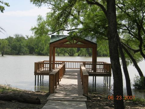 Gotta have the pond with a good boat dock! :) Lake Landscaping, Farm Pond, Fishing Dock, Lake Dock, Lakefront Living, Lakefront Property, Floating Dock, Best Boats, Lake Living