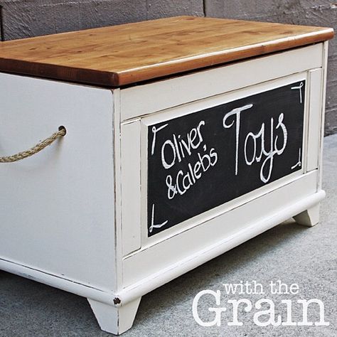 Wooden Painted Children's Toy box in Aged White with chalkboard front Toy Box Paint Ideas, Toy Box Painting Ideas, Painted Toy Chest, Painted Toy Boxes, Girls Toy Box, Personalised Wooden Toy Box, Childrens Toy Boxes, Chest Ideas, Wooden Toy Boxes