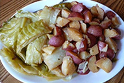 Cabbage and Potatoes Recipe - CanCooker Cabbage and Potatoes Recipe - Slow Cooker Cabbage and Potatoes Recipe - Crock Pot Cabbage and Potatoes Recipe Canning Cabbage, Can Cooker, Cabbage Potatoes, Boiled Cabbage, Red Potato Recipes, Cooking Corned Beef, Crock Pot Cabbage, Steamed Cabbage, Hunting Videos