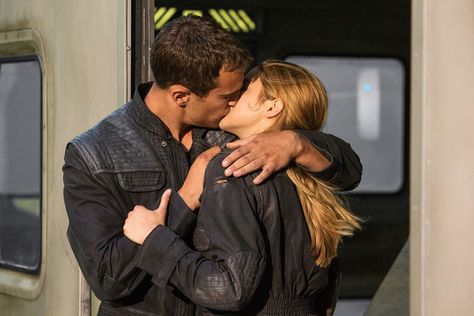 Divergent Kiss, Divergent Quiz, Jonny Weston, Divergent 2014, Divergent Tris, Tris And Tobias, Divergent Four, Tris And Four, Divergent Movie