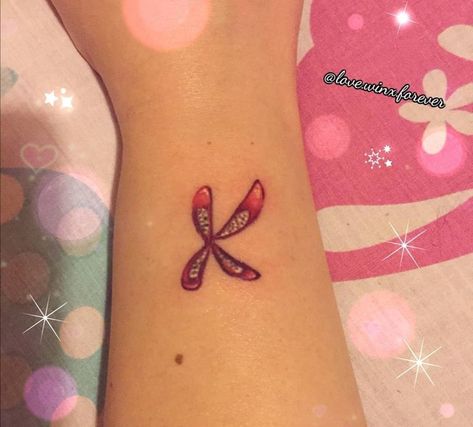 Kpop Tattoos, Club Tattoo, Disney Princess Tattoo, 2000s Pink, Pretty Tattoos For Women, Tattoo Project, Elegant Tattoos, Little Tattoos, Mini Tattoos