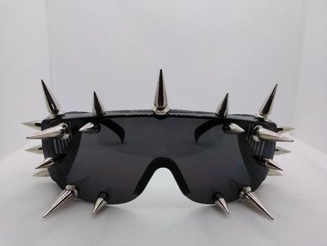 Alt Sunglasses, Spiked Sunglasses, 00s Mode, Funky Glasses, Free Christmas Gifts, A Punk, Metal Fashion, Stylish Glasses, Funky Jewelry