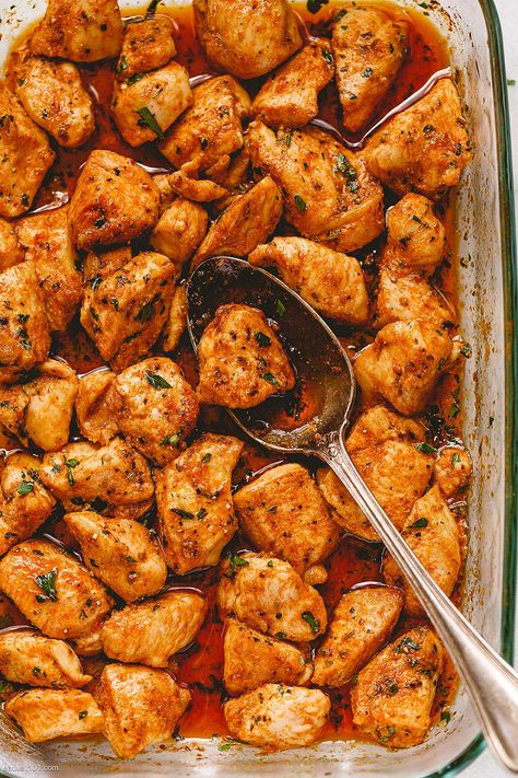 Oven Baked Chicken Bites - #chicken #recipe #eatwell101 - So much flavor and so easy to throw together, this oven baked chicken bites recipe is a winner for dinnertime! - #recipe by #eatwell101® Meatballs Casserole, Ayam Mentega, Chicken Bites Recipes, Easy Oven Baked Chicken, Cheesy Meatballs, Butter Steak, Bites Recipes, Recipes Family, Recipes Chocolate