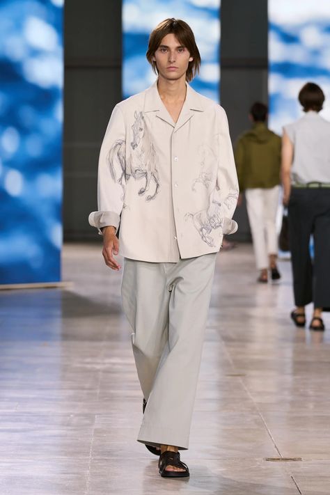 Hermès Spring 2025 Menswear Collection | Vogue Hermes Menswear, Hermes Fashion, Mens Business Casual Outfits, Menswear Fashion Show, Menswear Fashion, Business Casual Men, Menswear Collection, Mens Spring, Business Casual Outfits