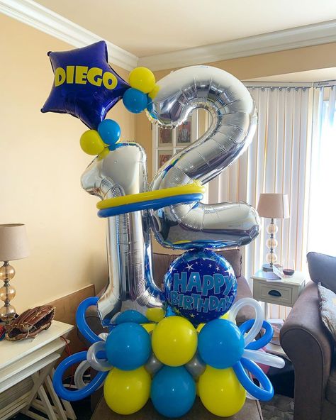 12 Birthday Balloon Bouquet, 12 Balloon Bouquet, Birthday Balloon Bouquet, Its A Boy Balloons, Jumbo Balloons, Balloons Decorations, Balloon Ideas, Balloon Arrangements, Mom's Birthday