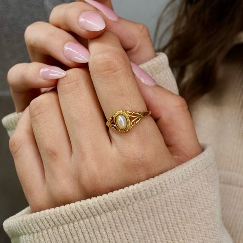 Vintage pearl Ring 🤍 9.6.24 🍁 Vintage Pearl Ring Engagement, Pearl Engagement Ring Gold, Pearl Ring Aesthetic, Pearl Wedding Ring Vintage, Pearl Engagement Ring Vintage, Outfits October, Pearl Engagement Rings, Pearl Ring Design, Vintage Pearl Ring