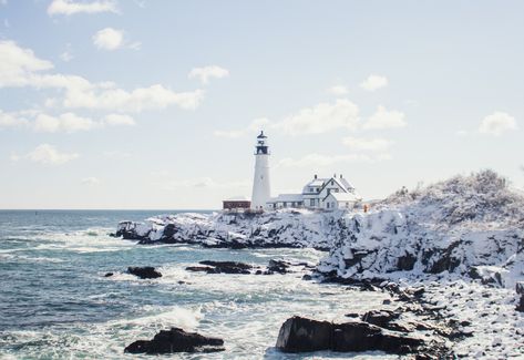 Best Winter Things to Do in Camden & Rockport Maine This Year Winter In Maine, Maine Aesthetic, Portland Maine Travel, Sawyer Bennett, Rockport Maine, France Winter, Maine Winter, Cape Elizabeth Maine, Island Series