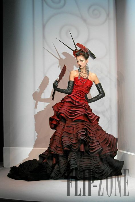 Avant-Garde shoe Couture | 1000+ images about Japanese Inspired on Pinterest Dior Haute Couture, Dior Couture, Couture Runway, John Galliano, Couture Collection, French Fashion, Art Clothes, Japanese Fashion, Costume Design