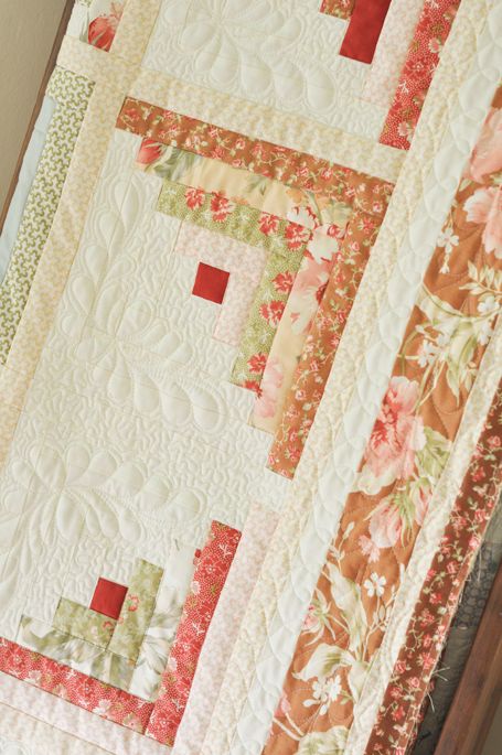 Quiltingcloseup2 Quilt Log Cabin, Shabby Chic Quilts, Log Cabin Blocks, Tree Quilts, Log Cabin Quilt Pattern, Log Cabin Designs, Log Cabin Ideas, Monday Monday, Quilt Modernen