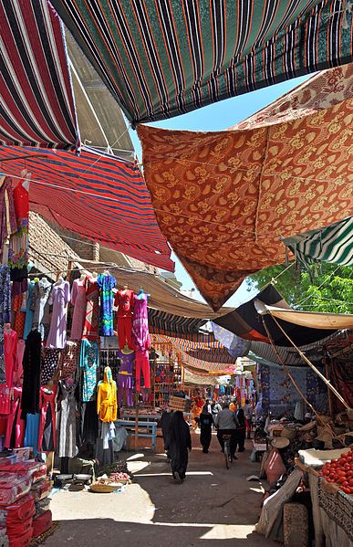 Luxor (Egypt): the souq (open-air market). A place Cora discovers, and loves. Sohag Egypt, Egyptian Marketplace, Arabic Market, Egypt Vbs, Life In Egypt, Luxor Egypt, Visit Egypt, Nile River, Egypt Travel