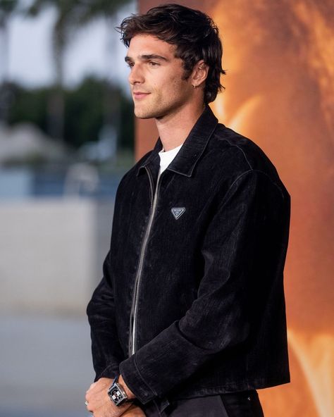 British GQ on Instagram: “Prada and a Tag Heuer Monaco. Jacob Elordi's got the winning combo.” Rabastan Lestrange, Jacob Elordi, Hottest Guy Ever, Men Fashion Casual Outfits, Streetwear Men Outfits, Pretty Men, Outfits Aesthetic, Haircuts For Men, Gq