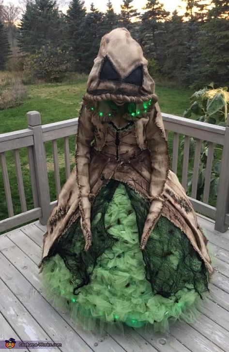 Oogie Boogie Ball Gown, Oogie Boogie Dress, Oogie Boogie Cosplay, Spooky Projects, Queen Vampire, Oogie Boogie Costume, Oogie Boogie Man, Boogie Man, Halloween Parejas