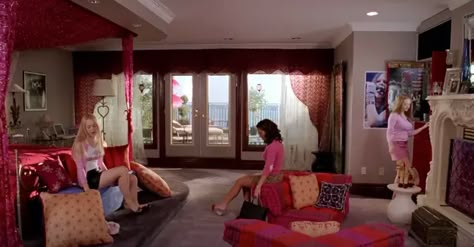 Birch Bedroom, 2000s Bedroom, Movie Bedroom, Decor Around Tv, The Princess Diaries, Regina George, Girly Room, Princess Diaries, Teenage Bedroom