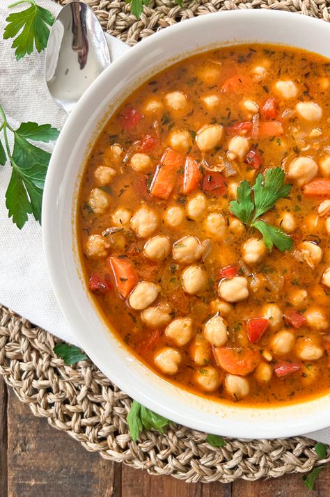 Classic Spanish Chickpea Soup | Quick & Easy ONE-POT Recipe Chickpea Soup Recipes, Pea Soup Crockpot, Pressure Cooker Chickpeas, Pinto Bean Soup, Soup Quick, Chickpea Soup, Chickpea Stew, Gluten Free Recipe, Stewed Potatoes