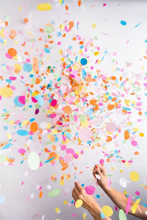 Balloon Helium, Confetti Background, Jumbo Balloons, Burst Of Color, Custom Confetti, Clear Balloons, Paper Confetti, Confetti Dots, Rainbow Balloons