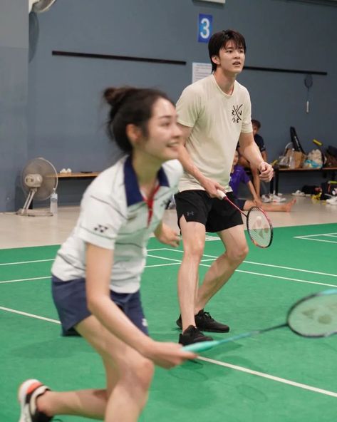 Badminton Aesthetic Boy, Badminton Date, Badminton Couple, Badminton Outfit, Sport Life, Artwork Wallpaper, Gym Clothes Women, Goals Pictures, Gym Outfits