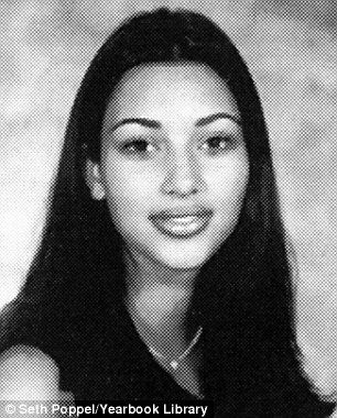 Kim Kardashian High School, Young Kim Kardashian, 1990 Fashion, Estilo Kim Kardashian, Kim And Kylie, Celebrity Yearbook Photos, Kardashian Makeup, Kardashian Beauty, Jenner Family