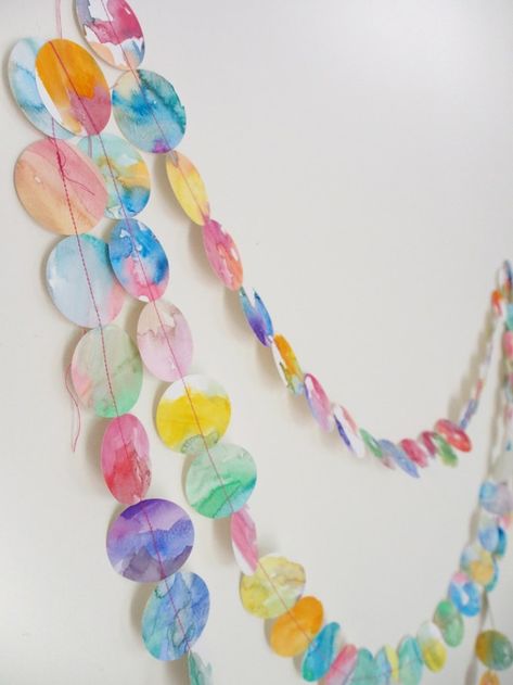 Diy Garland Paper, Dot Garland, Watercolor Party, Paper Pin, Toddler Classroom, Watercolor Circles, Garland Diy, Watercolor Baby Shower, Kid Art