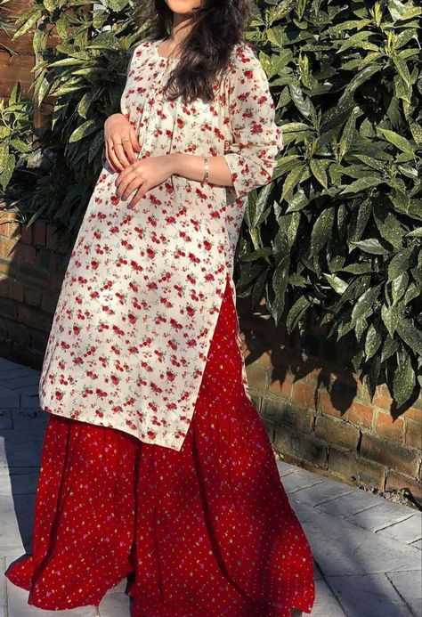 Casual Gharara, Suit Designing Ideas, Simple Pakistani Dresses Casual, Trending Summer Nails, Simple Dress Casual, Desi Fits, Sharara Designs, Latest Dress Design, Designing Ideas